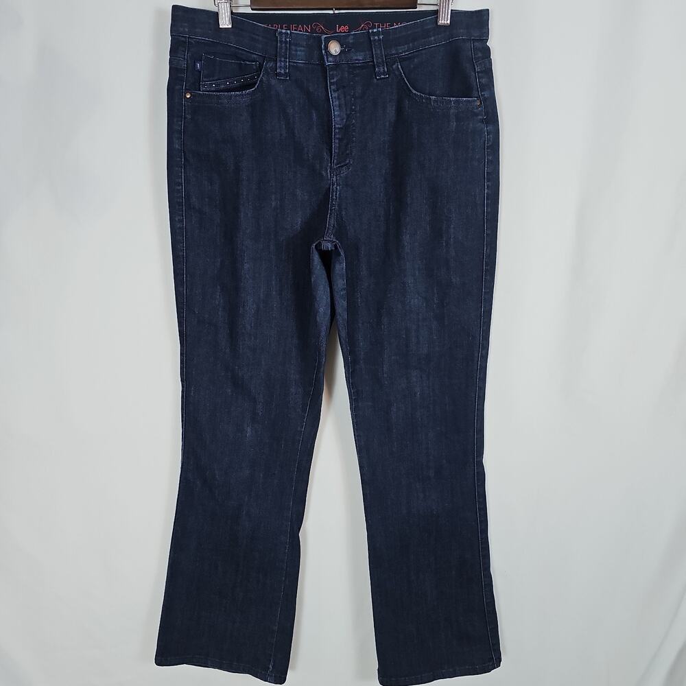 Lee Women’s The Most Comfortable Jean Sz. 14 Waist 33” Inseam 31.25”Straight-Leg